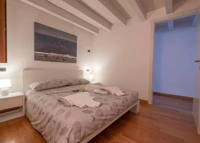 Happy Guest Apartments - Lake & Style